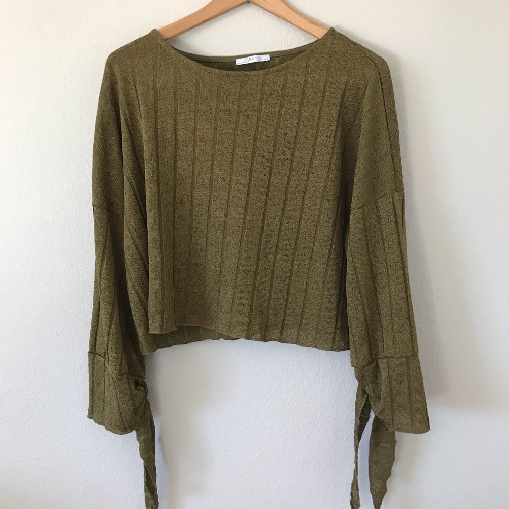 Zara green knit long sleeve top with flowy sleeves